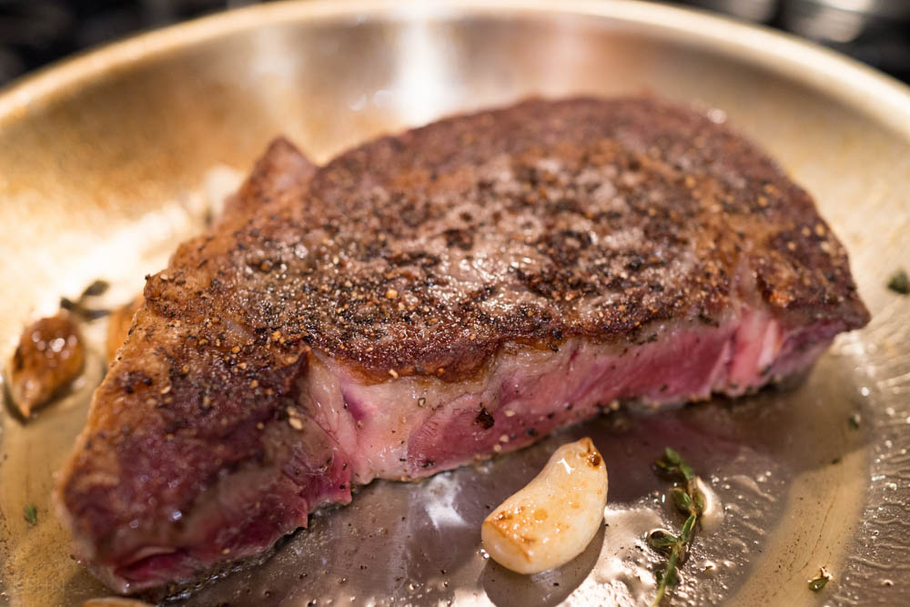 Steak with garlic